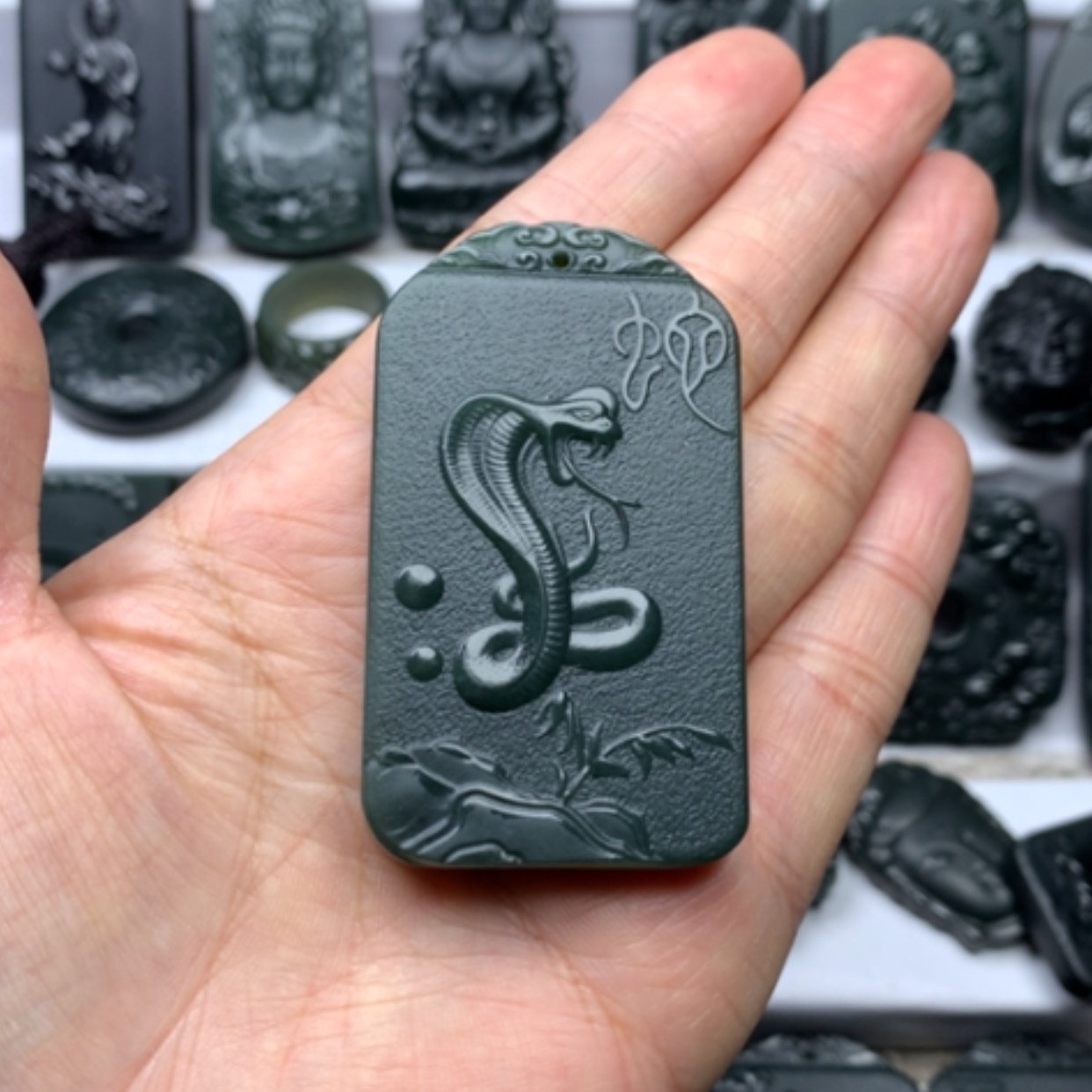 【闪购商品】和田玉颈饰未镶嵌双面雕刻