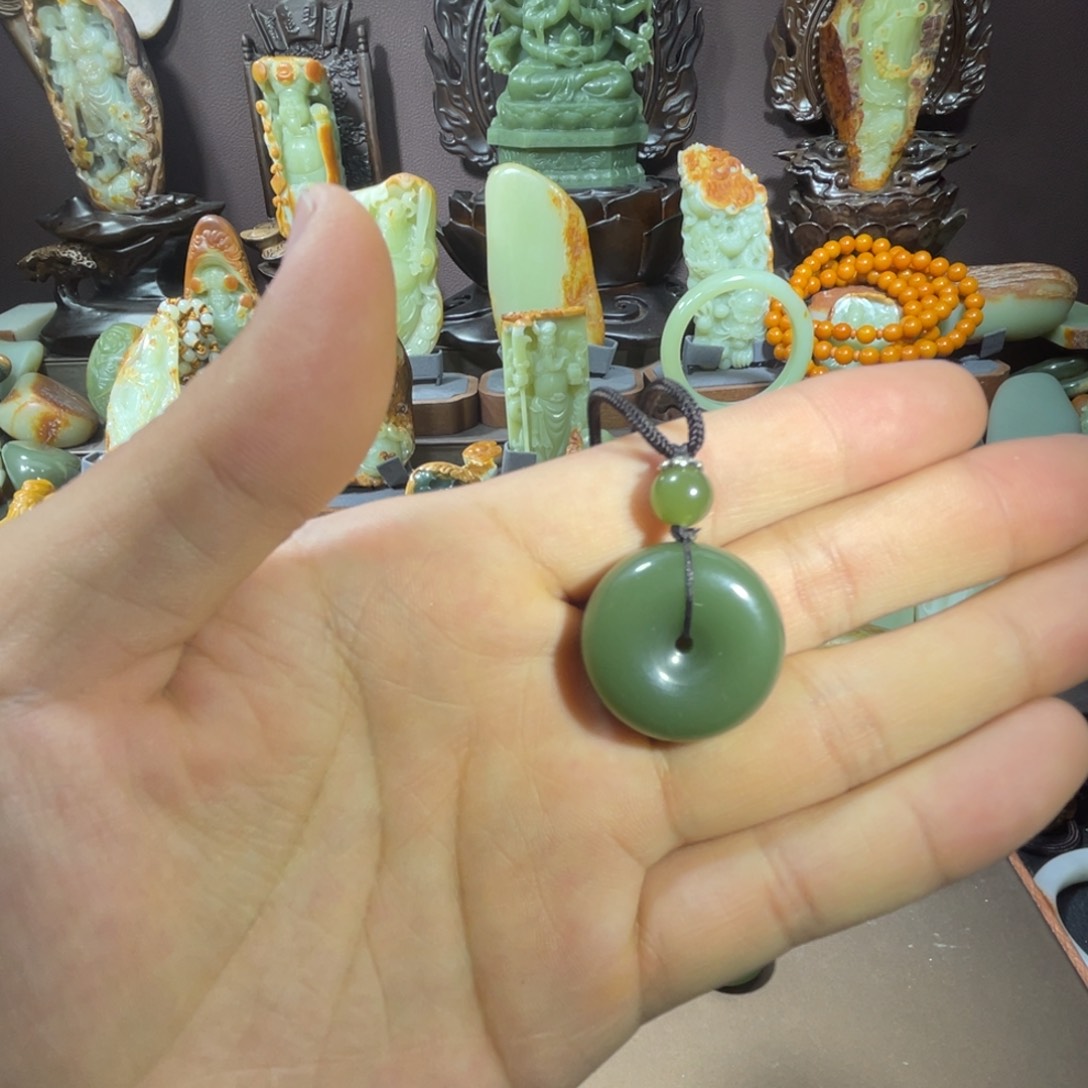 透闪石质玉平安扣未镶嵌