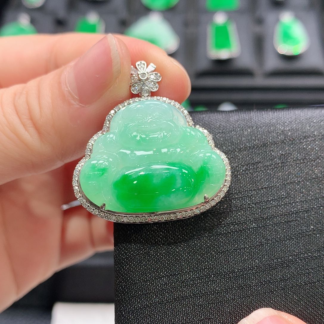 翡翠颈饰18K金镶嵌佛公