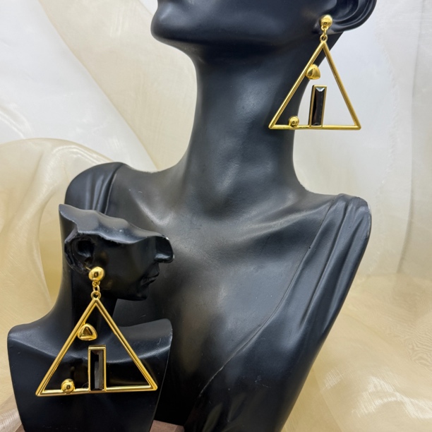 C播 8.62g 足金999 耳饰e