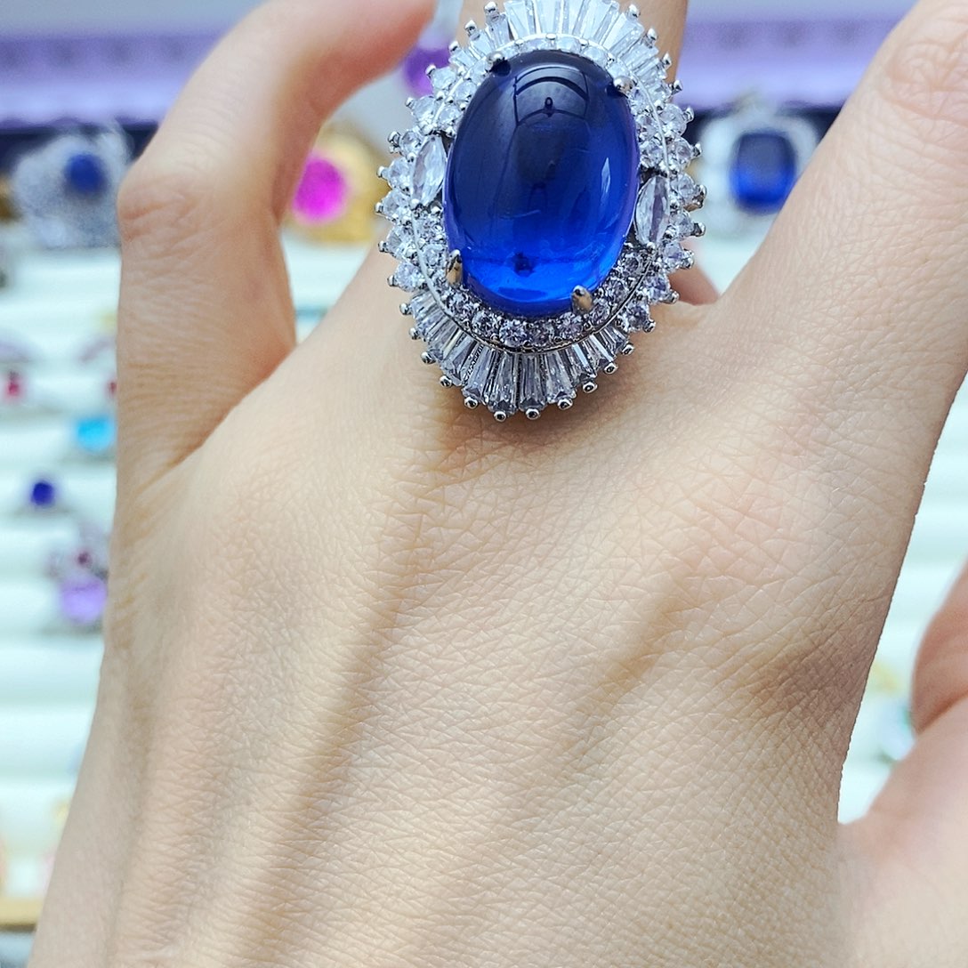 戒指蓝宝石未镶嵌