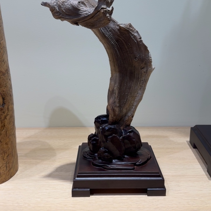 木***具柏木（崖柏）嗯、嗯、有啥想跟你们聊聊嘛哈哈