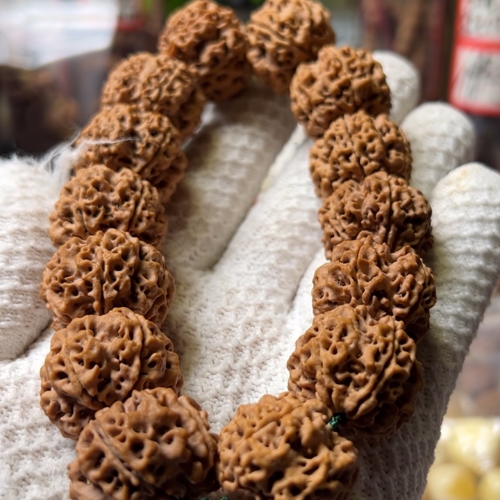 金刚菩提手串24➕古龙凹底梅花