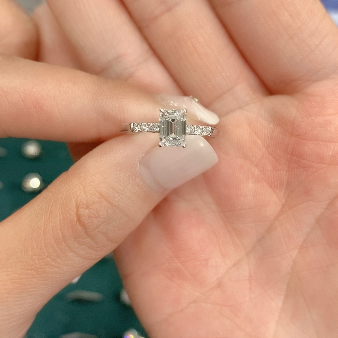 实验室培育钻石18K金镶嵌星*