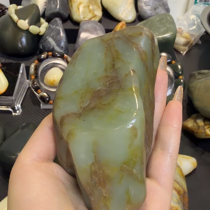 潇***子和田玉未镶嵌挂件