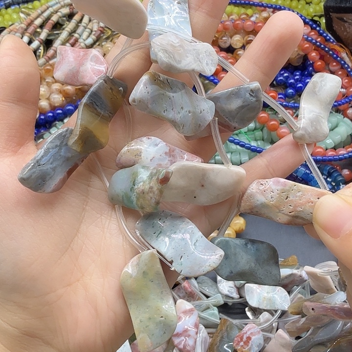 水晶珠宝半成品未镶嵌阿拉善叶子一条