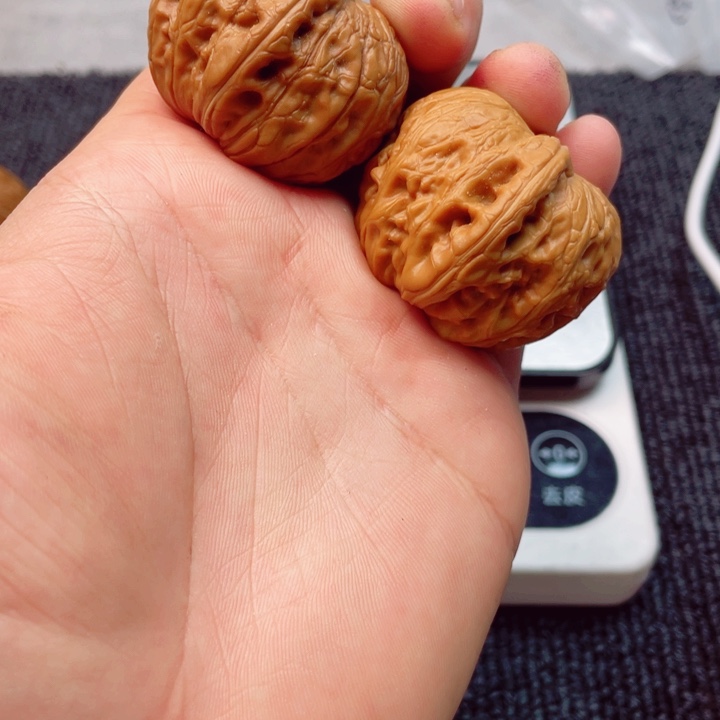 汝***属文玩核桃吊坠元宝