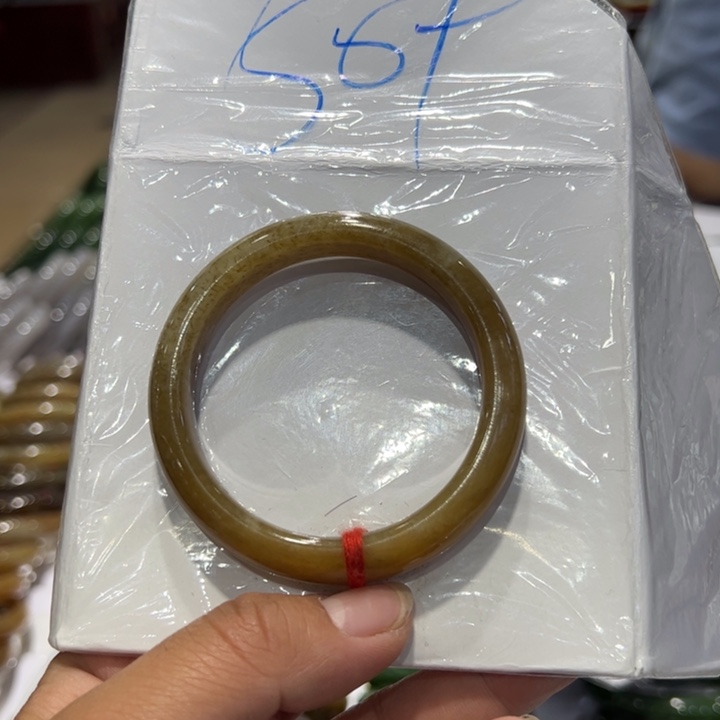 粉***结未镶嵌手镯和田玉