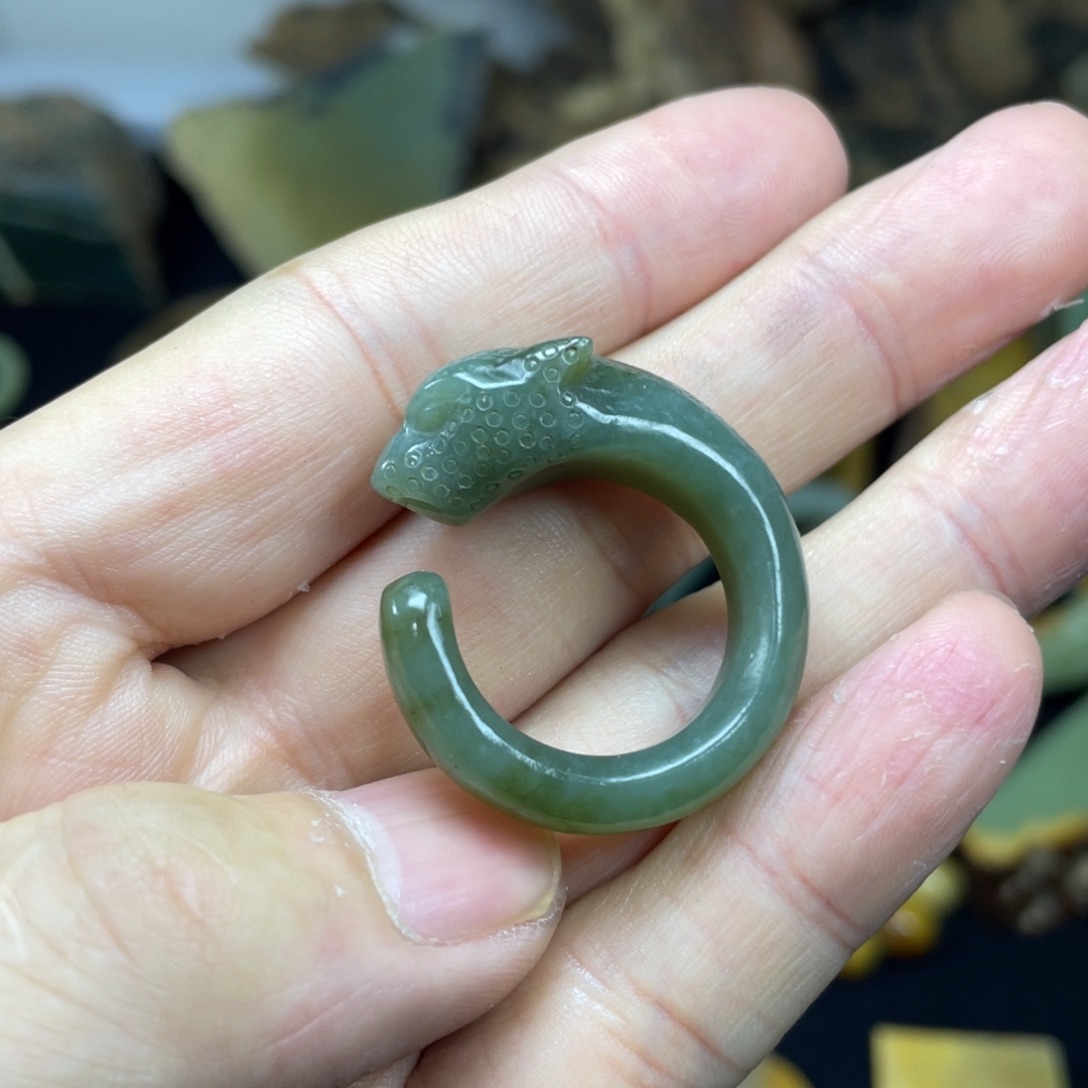 岫岩老玉（透闪石质玉）未镶嵌颈饰