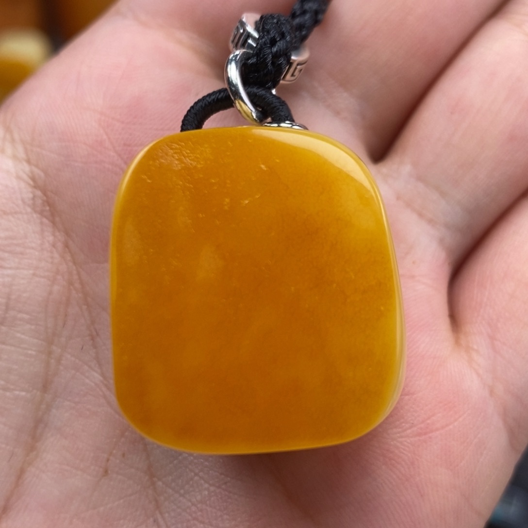 琥珀吊坠(赠链)未镶嵌