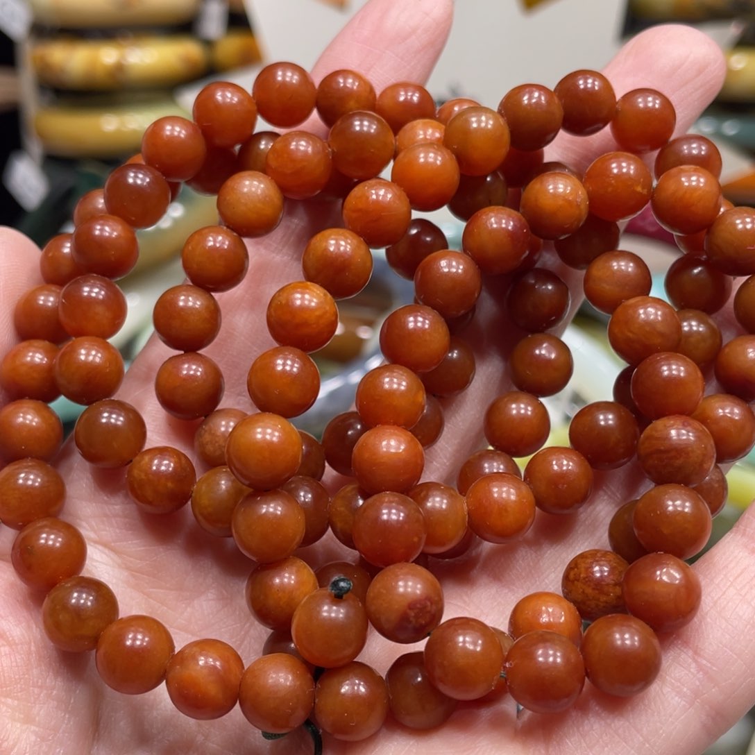 蛇纹石玉颈饰未镶嵌微瑕