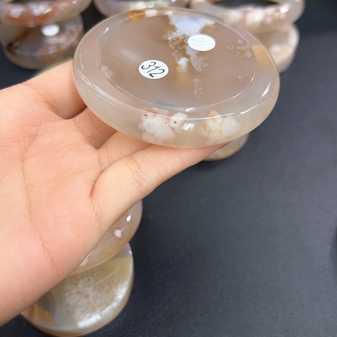 玛瑙/玉髓手镯未镶嵌西****妈57