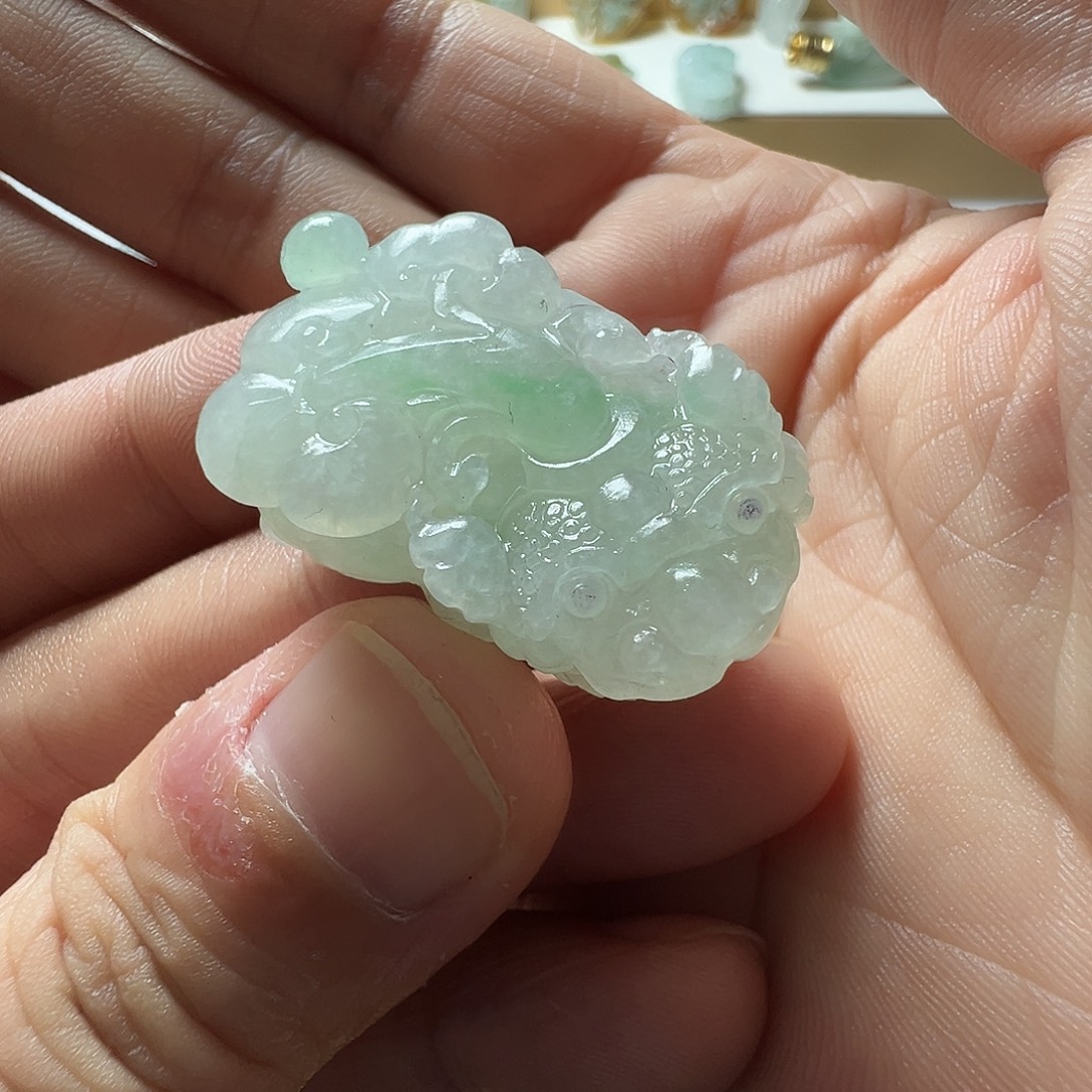 定制翡翠未镶嵌貔貅