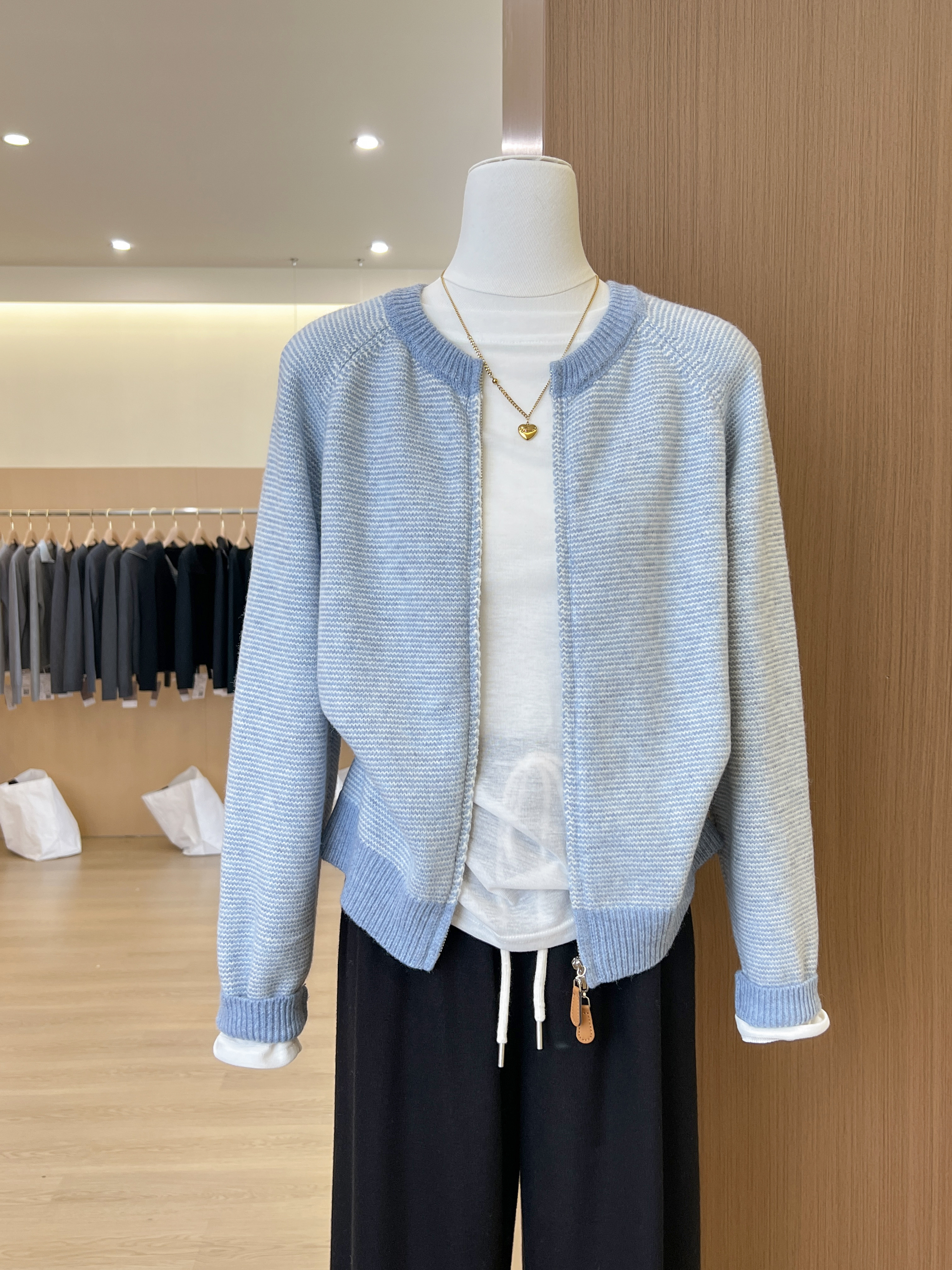 法式慵懒风蓝色条纹拉链毛衣外套女秋冬高级感巨好看针织开衫上衣