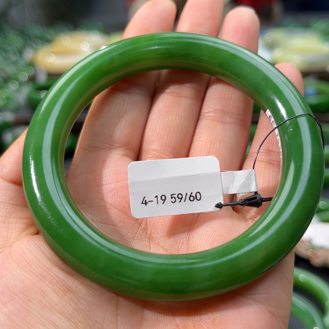 和田玉（碧玉）手镯未镶嵌