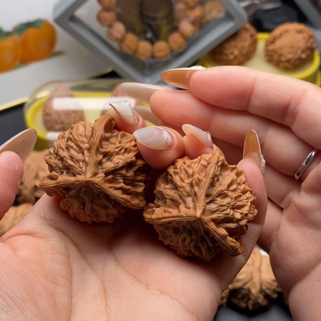 文玩核桃把件盘山三棱37