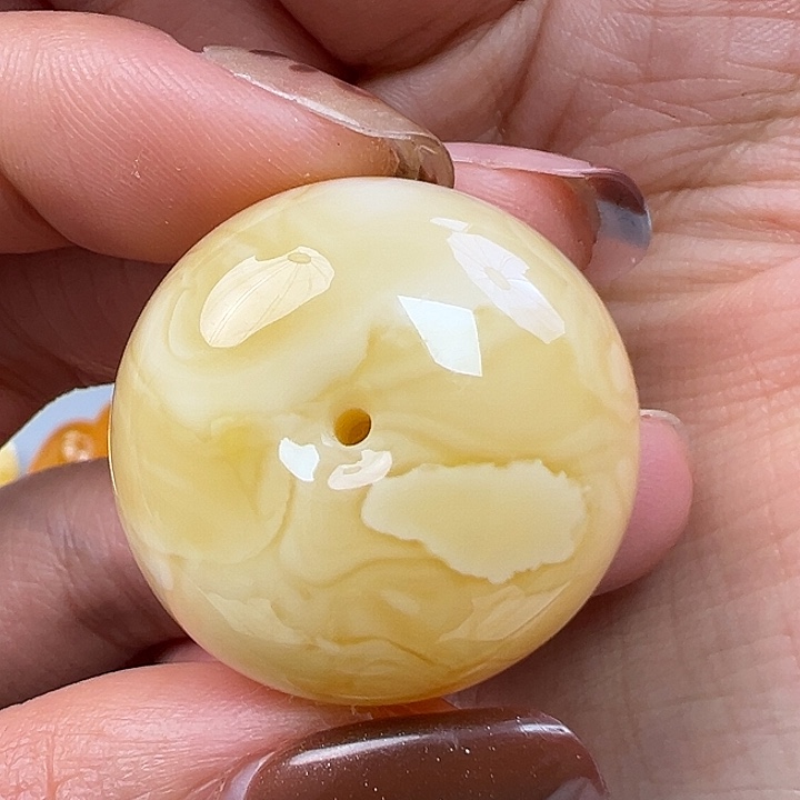 蜜蜡未镶嵌珠宝奇石