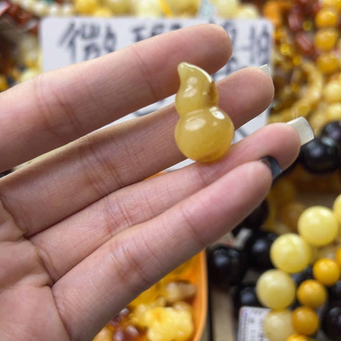 琥珀珠宝奇石未镶嵌