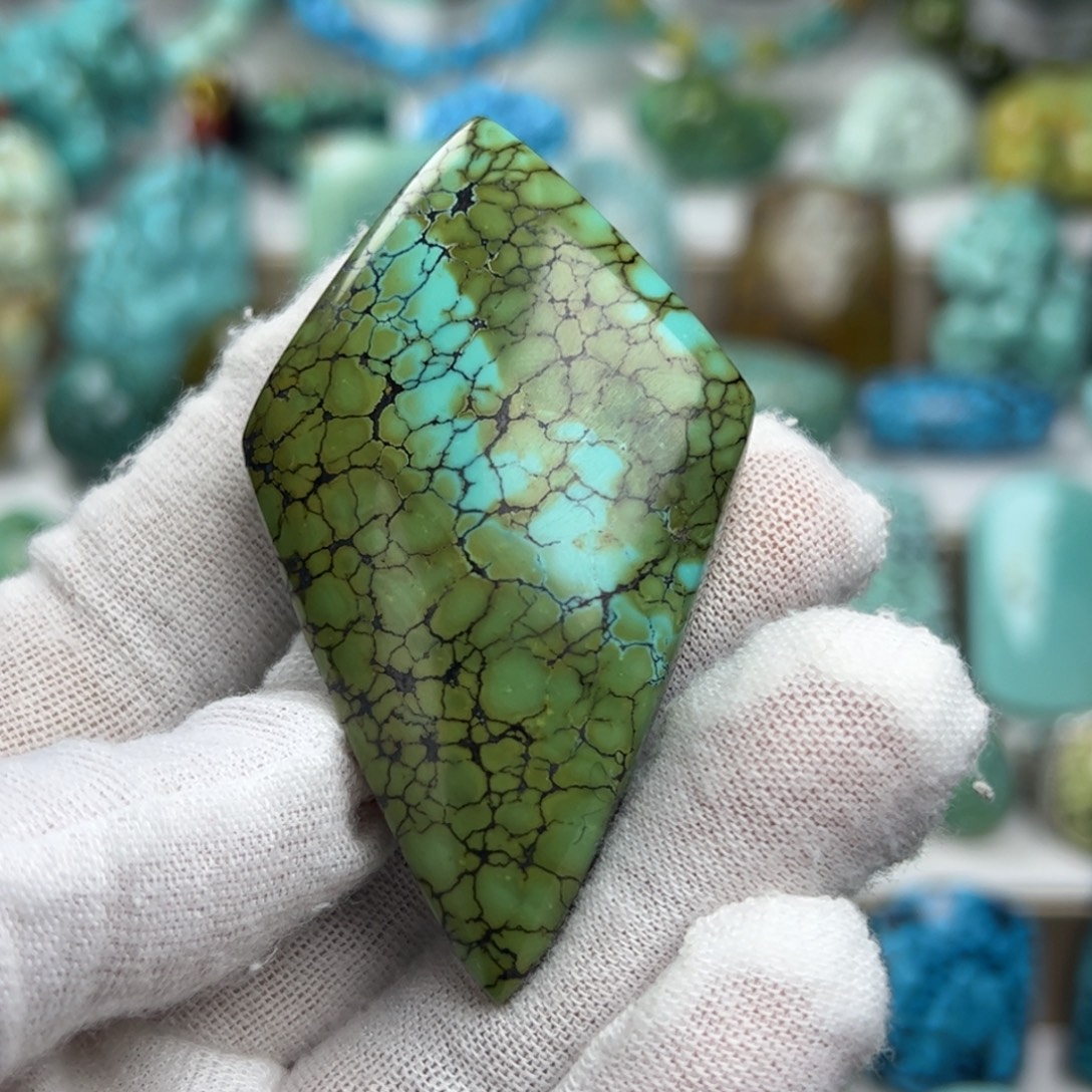 绿松石未镶嵌天然原矿绿松石