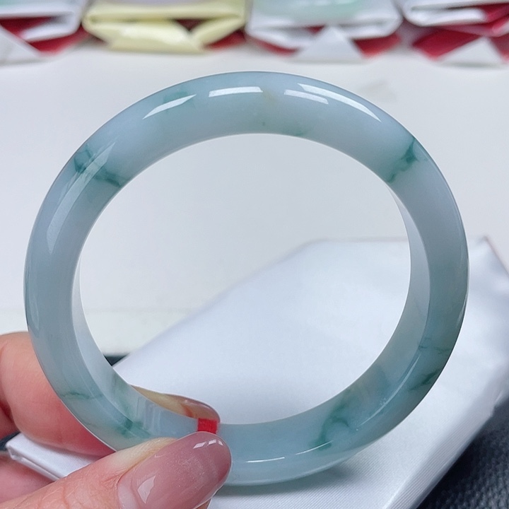 翡翠手镯未镶嵌缅甸翡翠