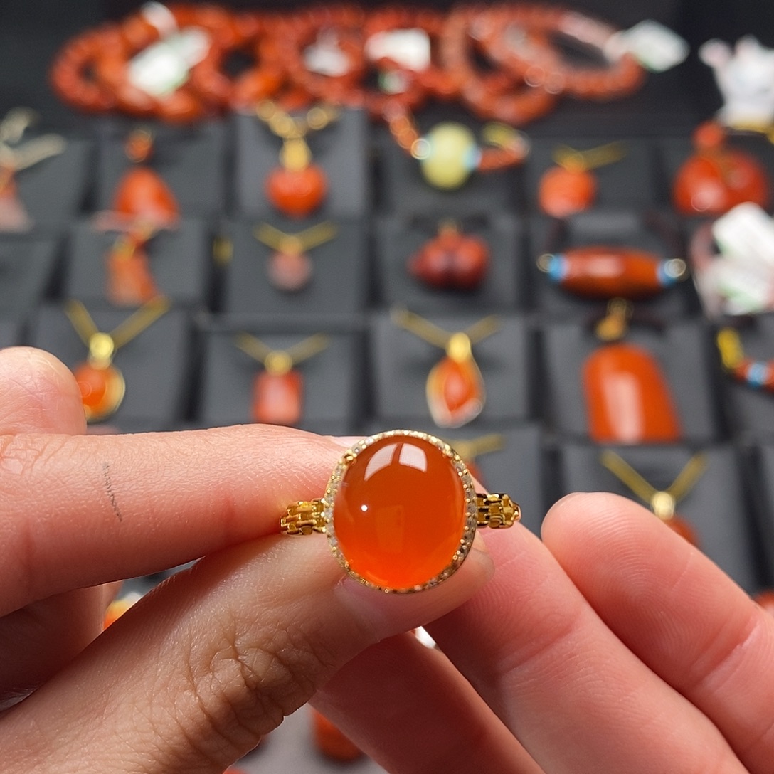 南红玛瑙银S925镶嵌云南保山冰红戒指