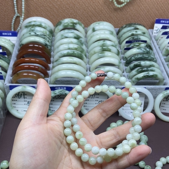 蛇纹石玉未镶嵌手链