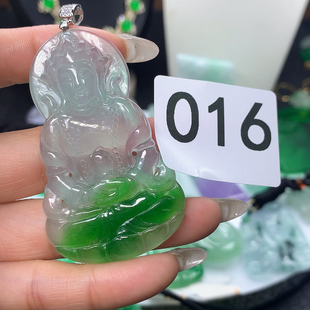 翡翠吊坠(赠链)未镶嵌
