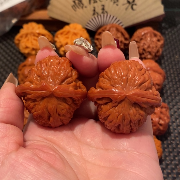 文玩核桃吊坠白狮子659