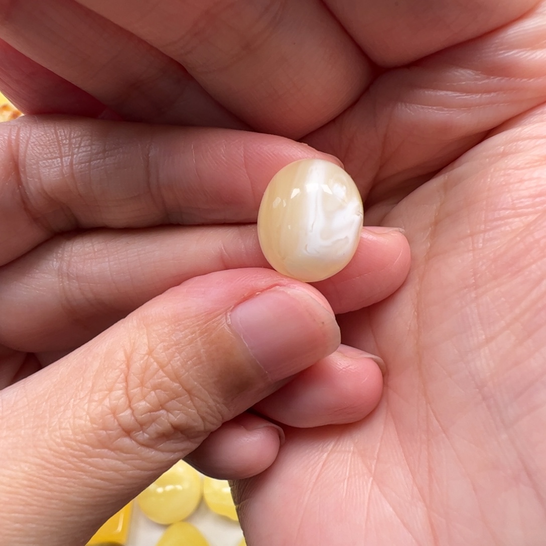 琥珀未镶嵌裸石蜜蜡