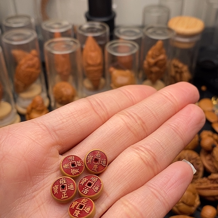 橄榄核吊坠陈*?五帝钱