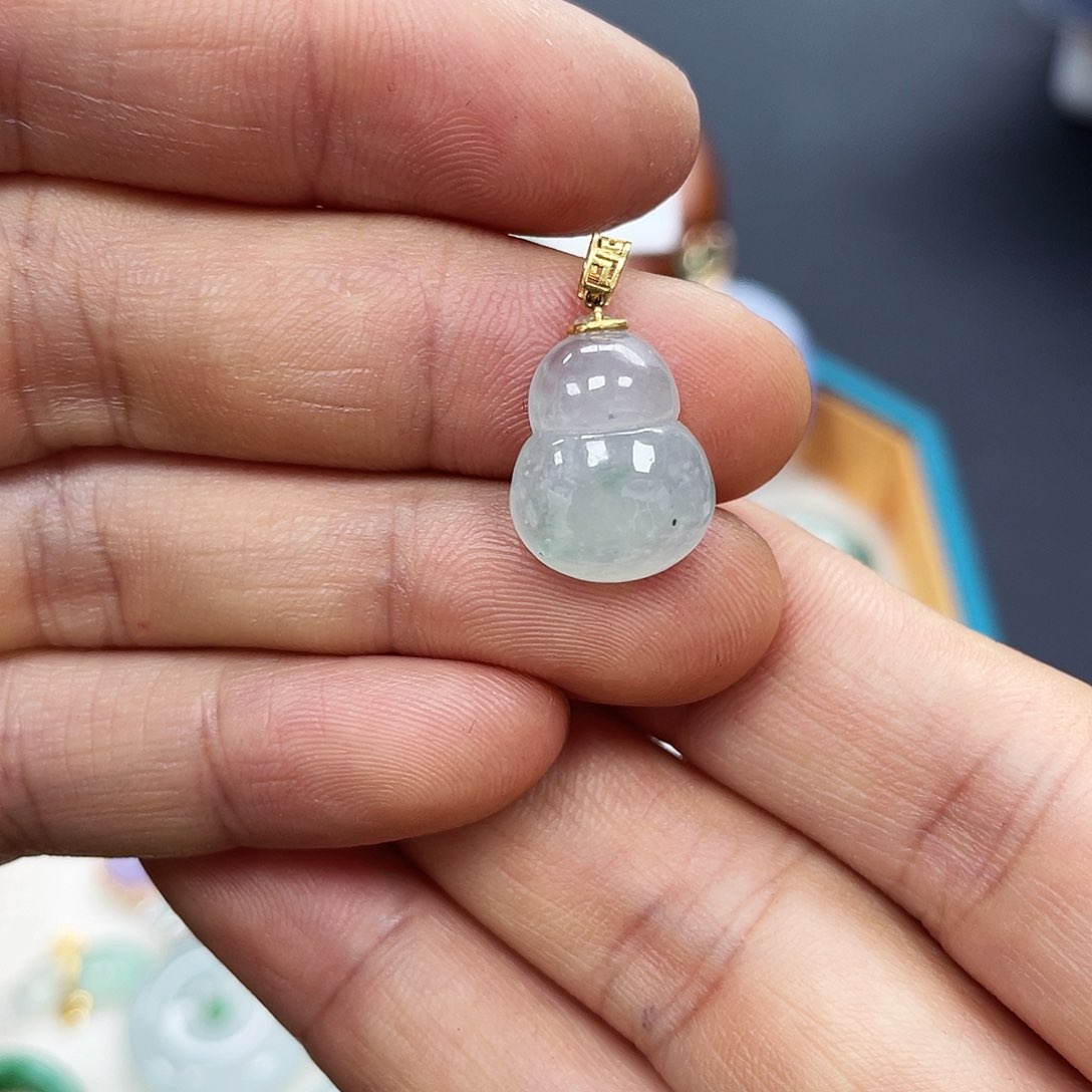 【闪购商品】颈饰18K金镶嵌翡翠