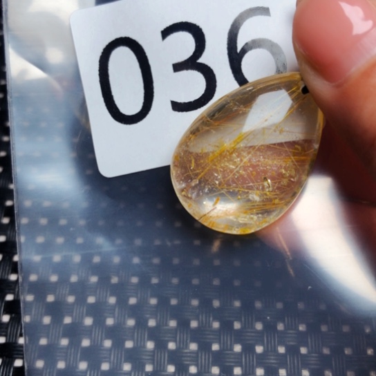 水晶颈饰未镶嵌张**浩