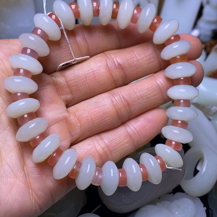 和田玉未镶嵌把件