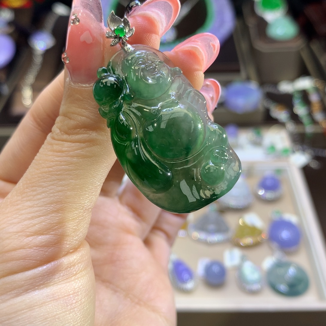 翡翠颈饰18K金镶嵌翡翠