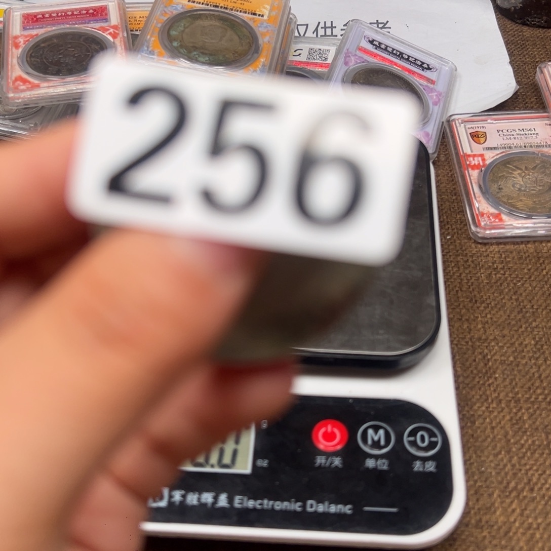 我想吃东西我自己来嘛