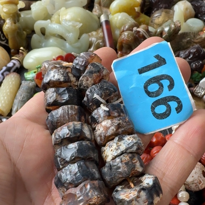 六***少玛瑙/玉髓未镶嵌颈饰