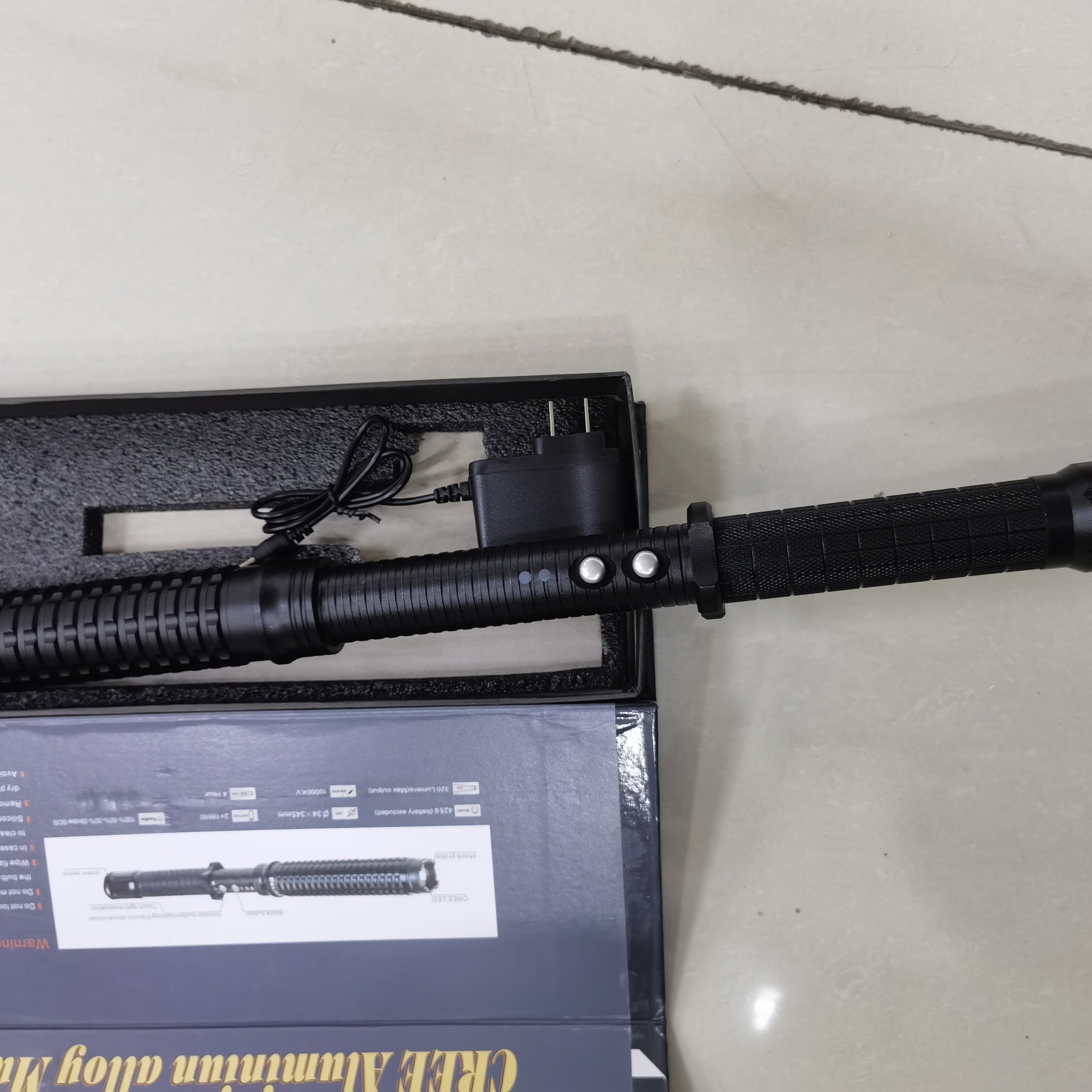 正品X10户外多功能强光手电筒应急防卫照明驱狼赶猪实用好物