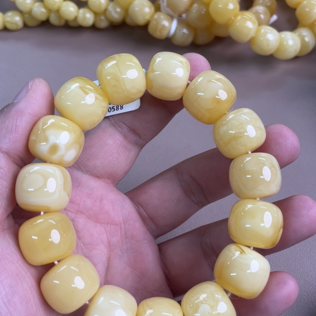 琥珀裸石未镶嵌2120000000