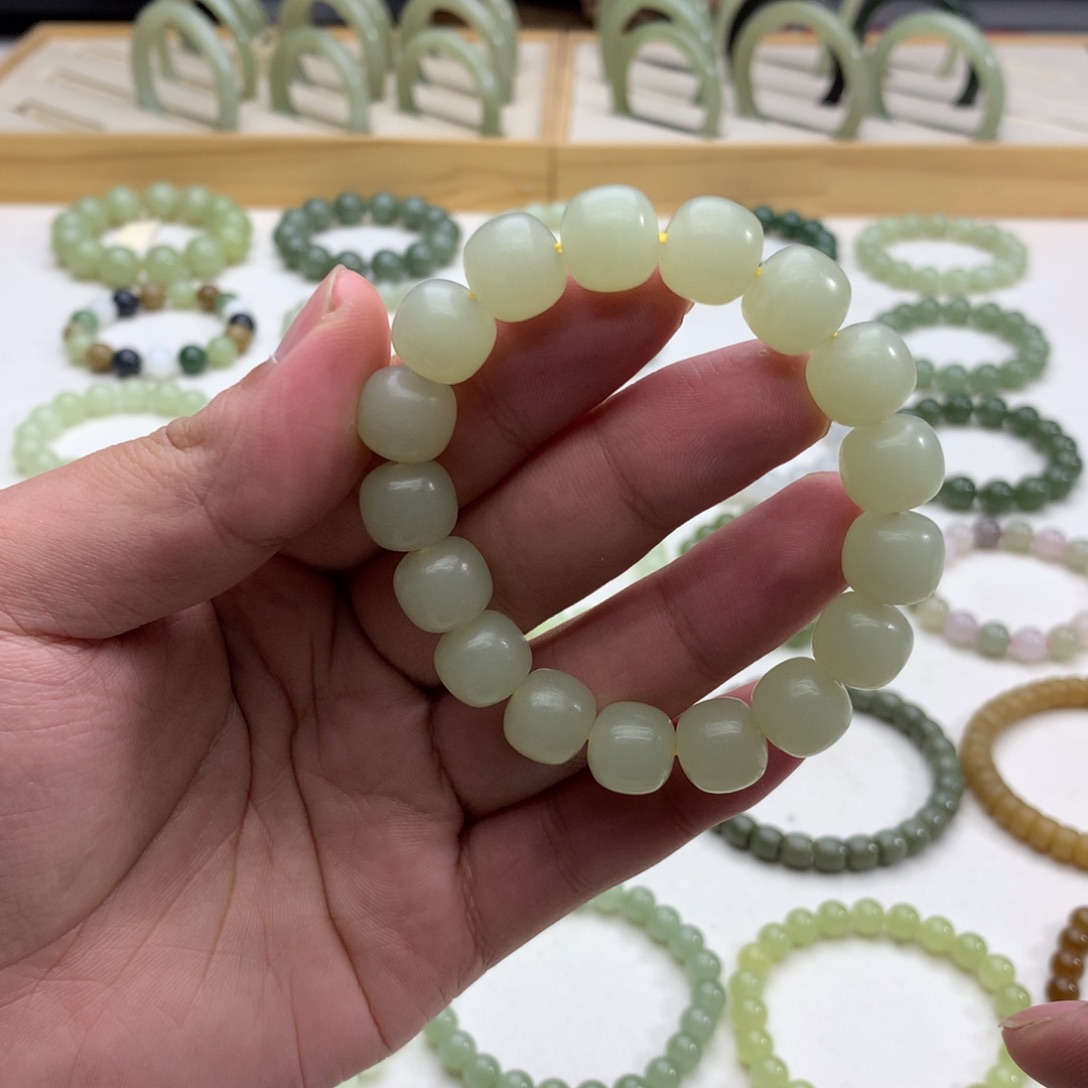 和田玉手串（哑光蜂蜜水12）未镶嵌