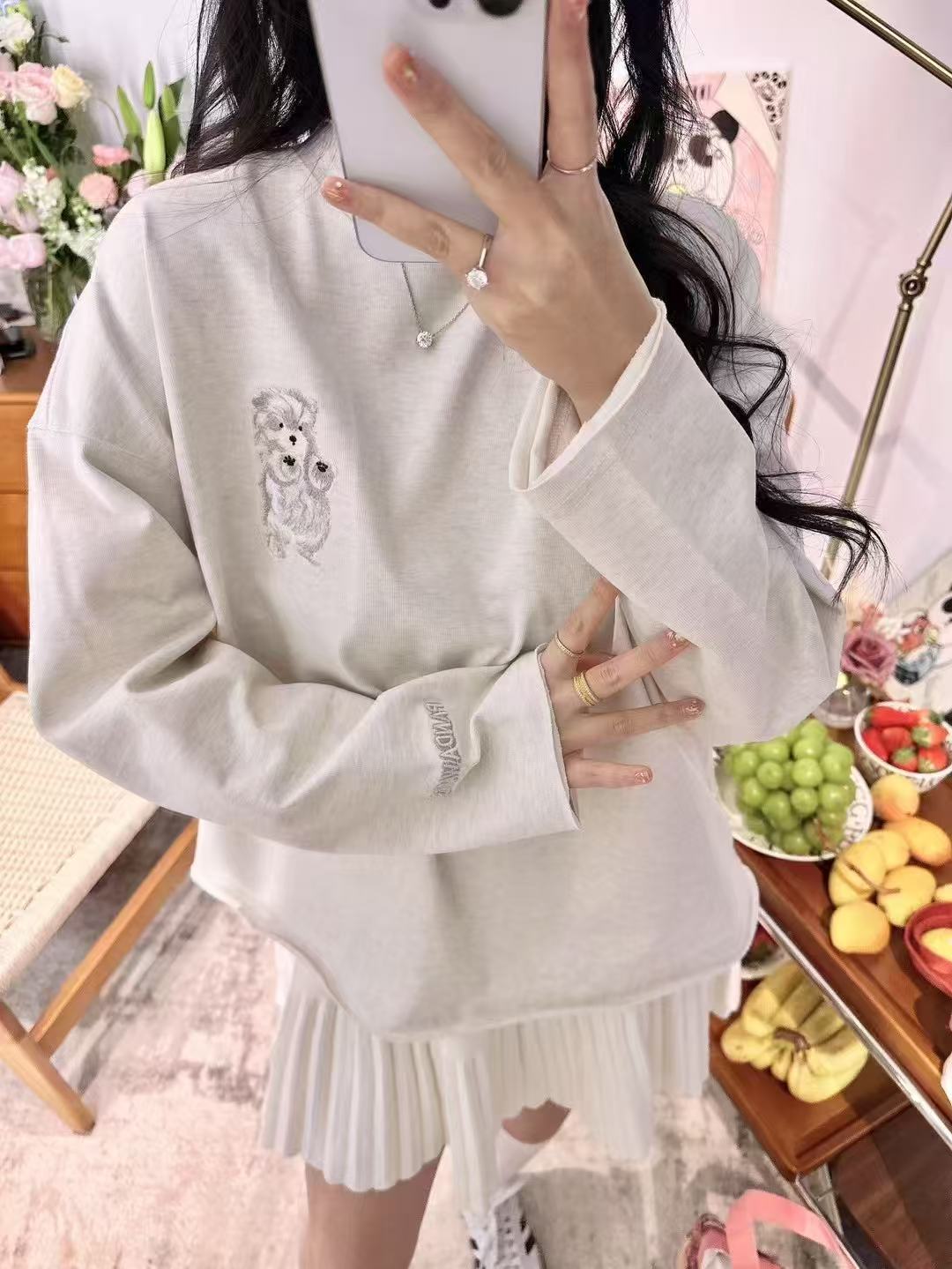 「明明专属」高品裸边刺绣小衫