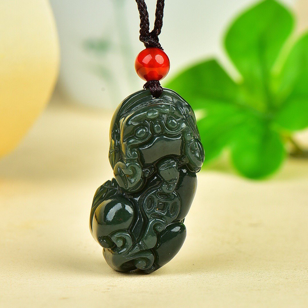 新疆天然玉石和田玉青玉貔貅招财招财进宝吊坠挂件