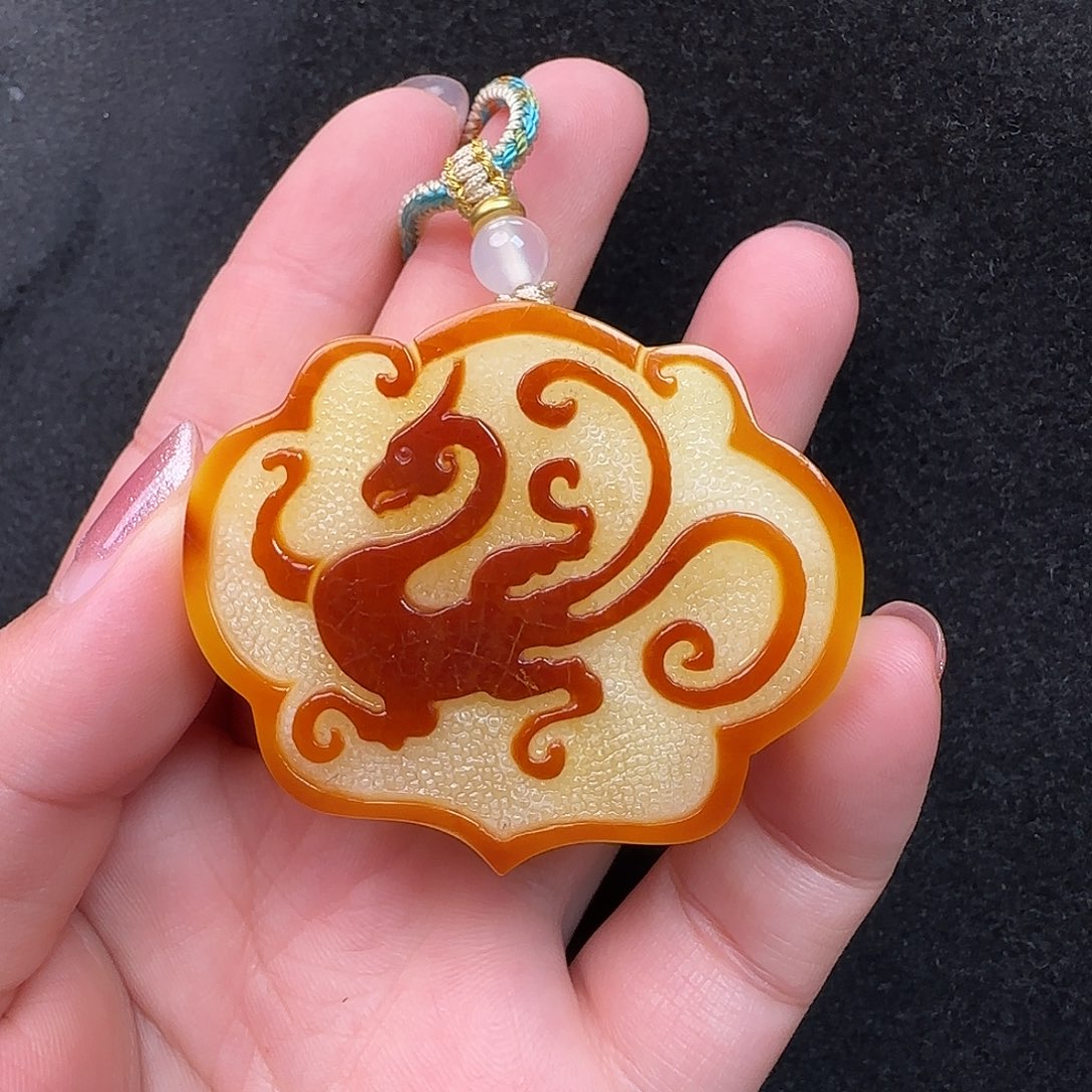 蜜蜡未镶嵌珠宝奇石