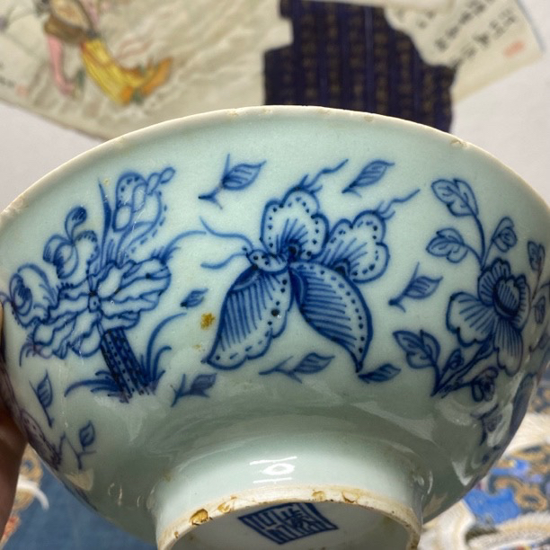 清中期豆青釉青花蝶恋花大碗4/古玩收藏/KC202310171244