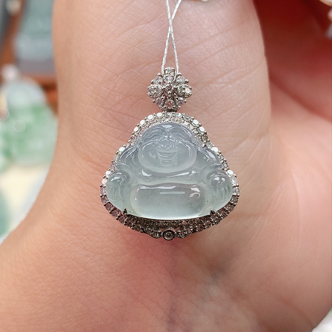 颈饰18K金镶嵌翡翠佛公