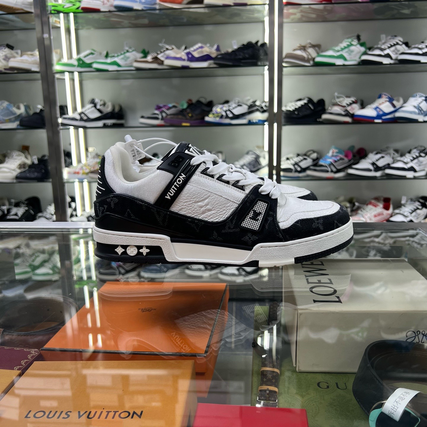 95新 LouisVuitton/路易威登 TRAINER 黑白牛仔 41码 YH20521