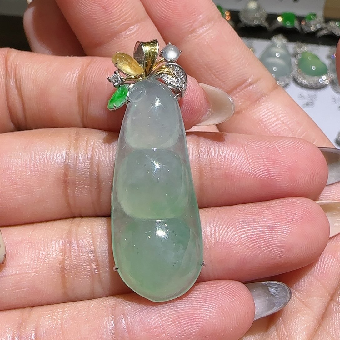 【闪购商品】颈饰18K金镶嵌翡翠天然