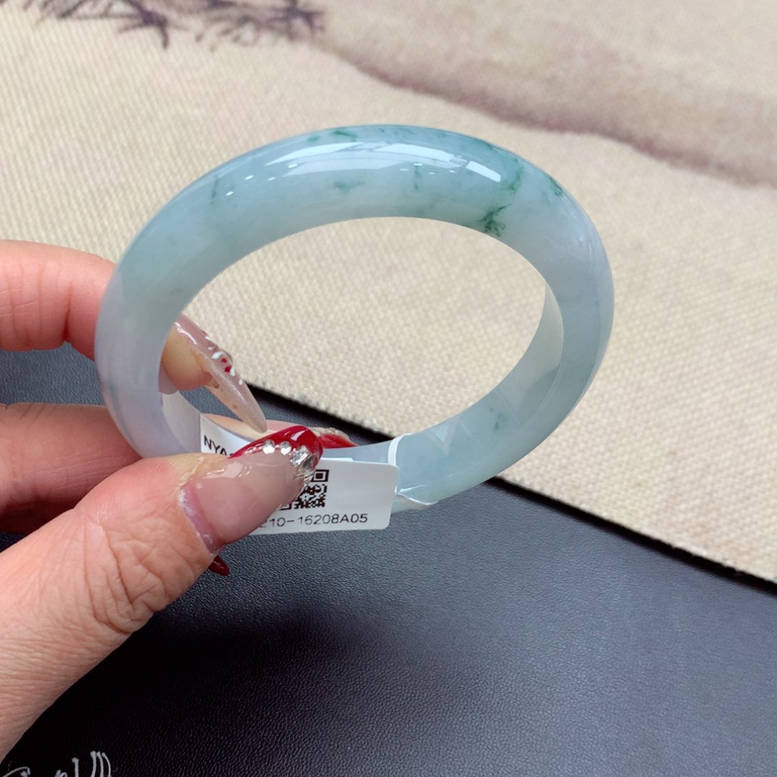 翡翠手镯未镶嵌缅甸翡翠手镯