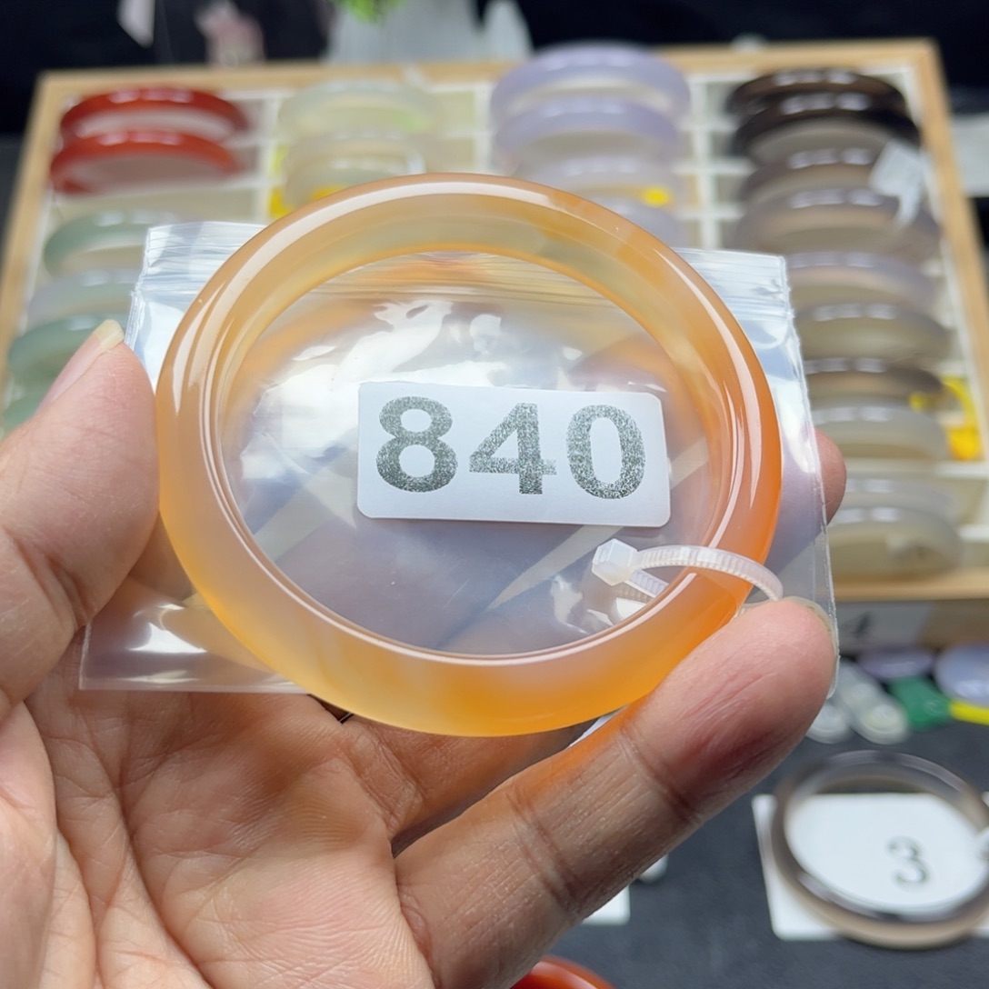 玛瑙/玉髓手镯未镶嵌62