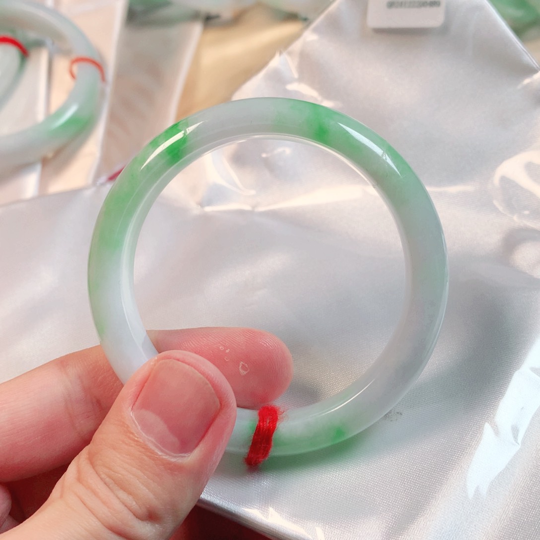 翡翠手镯未镶嵌翡翠手镯54