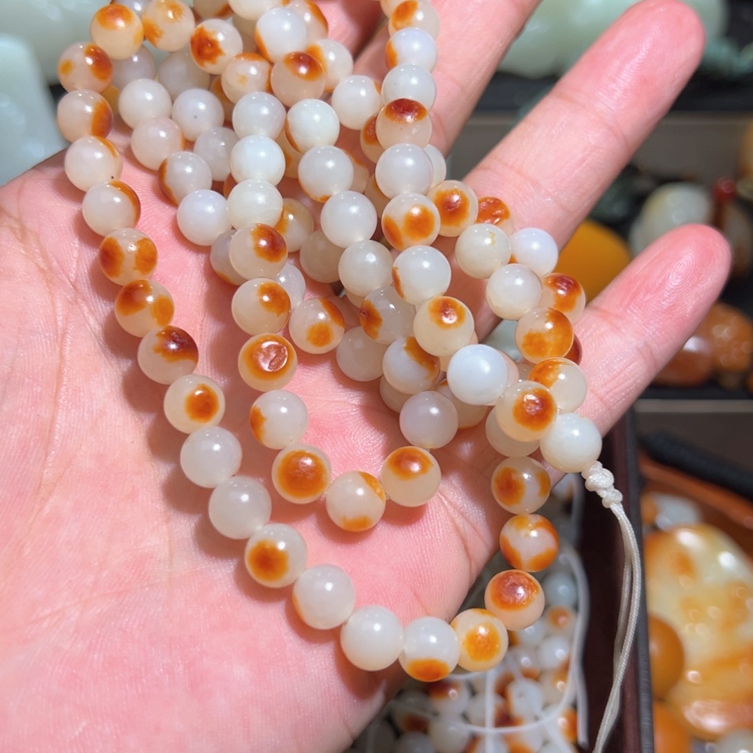 和田玉颈饰未镶嵌他****录